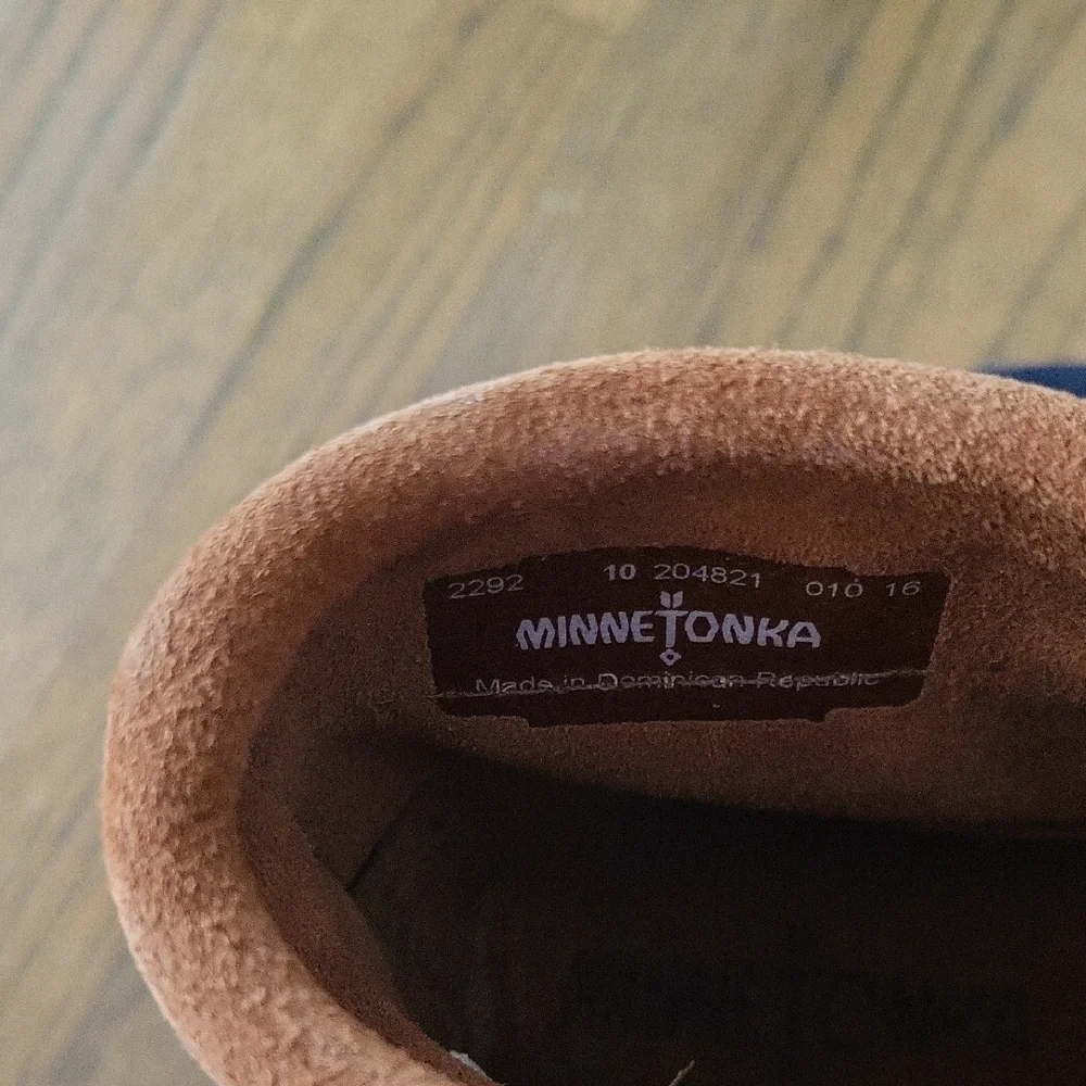 Minnetonka Tan Suede Moccasins